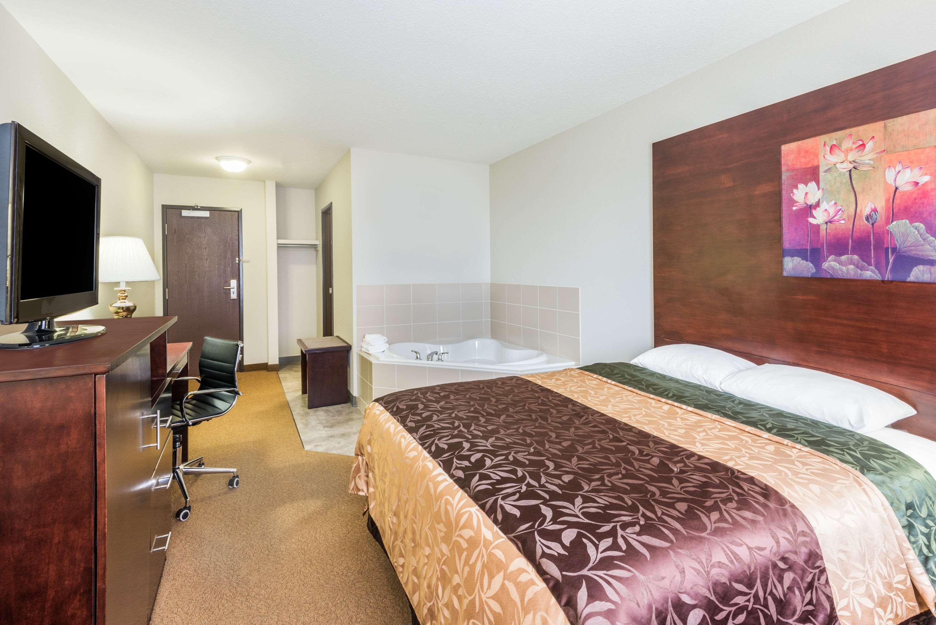 Super 8 By Wyndham Innisfail المظهر الخارجي الصورة