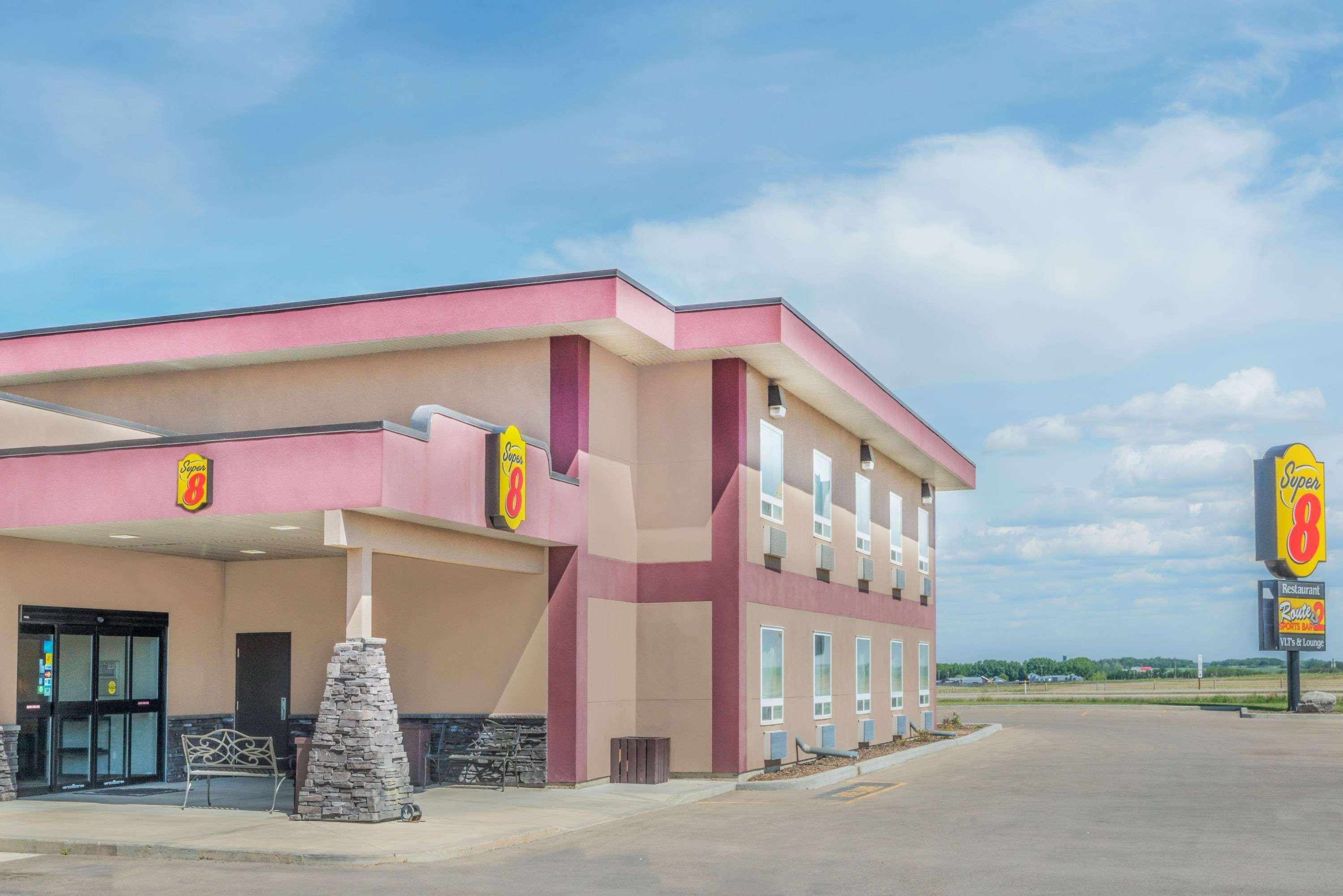 Super 8 By Wyndham Innisfail المظهر الخارجي الصورة